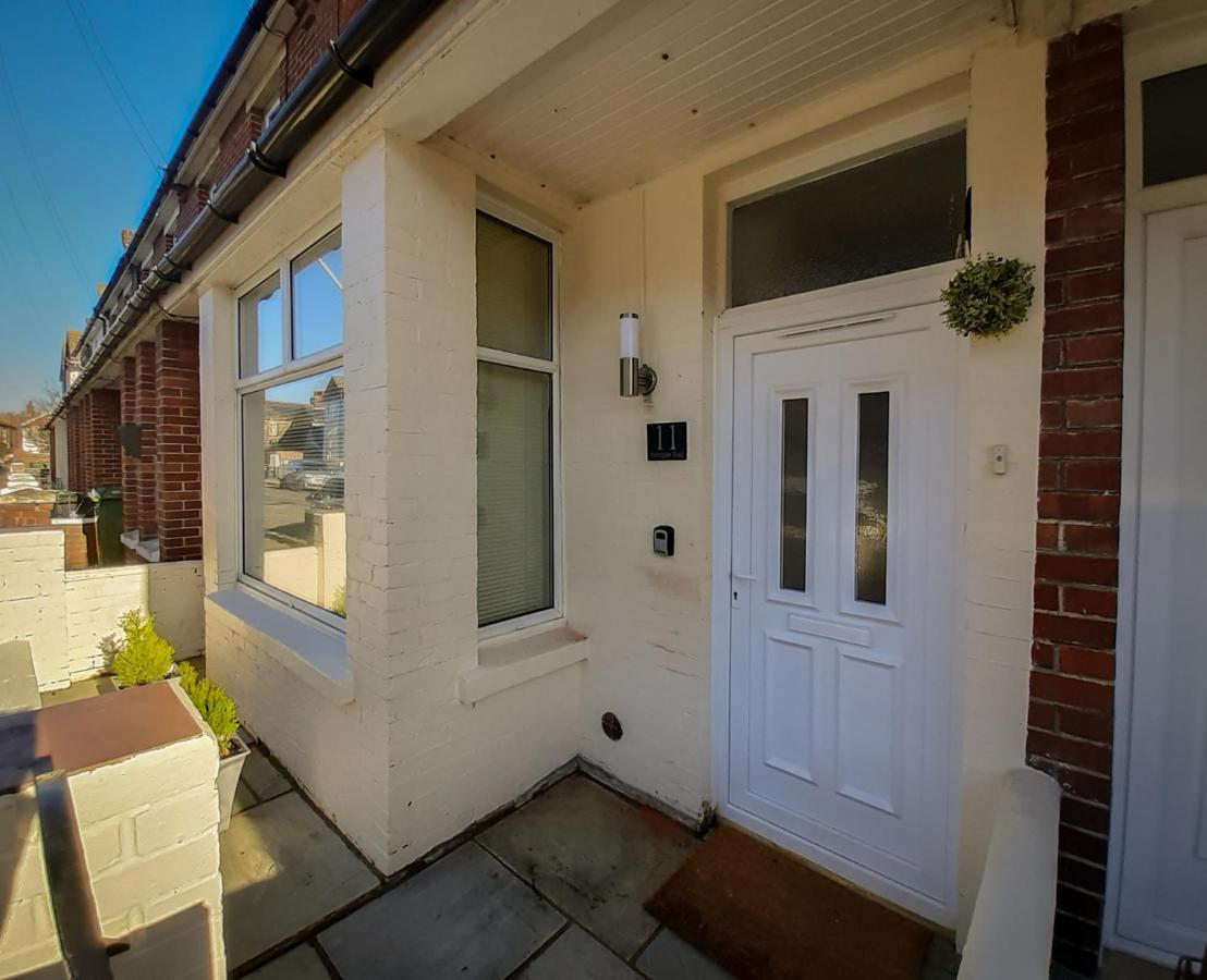 Welcoming 4 Bed Holiday Home In WTA Eastbourne Exterior foto
