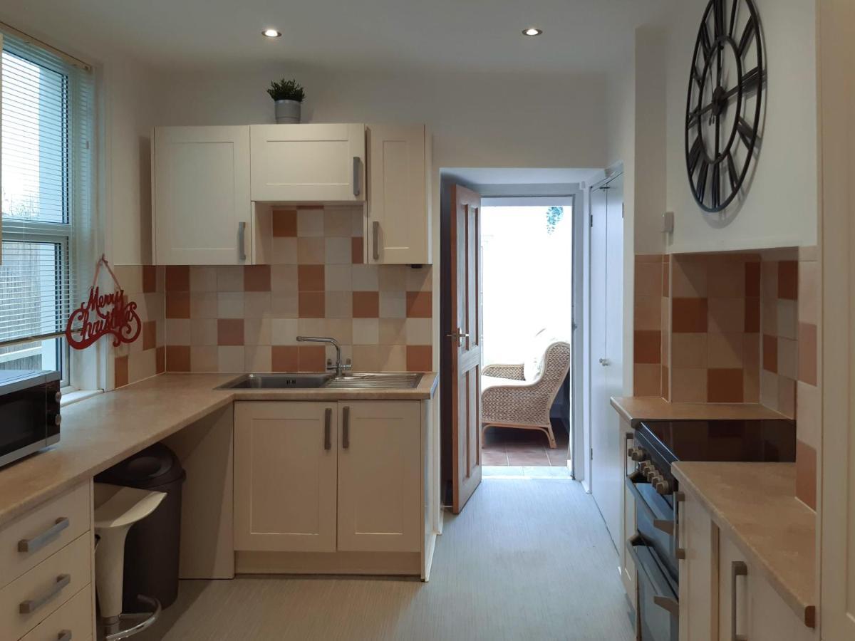 Welcoming 4 Bed Holiday Home In WTA Eastbourne Exterior foto