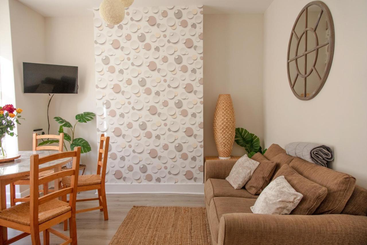 Welcoming 4 Bed Holiday Home In WTA Eastbourne Exterior foto